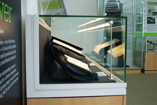 Display Case Lighting - Controllux+, Superslim, Shelf Edge, Spotlights and  LED Panels - About Presentation